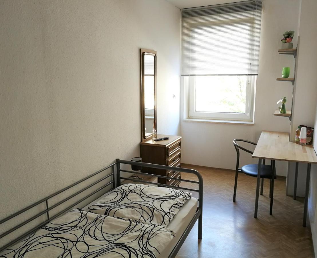 Privatzimmer Fuerth Zentrum Buitenkant foto